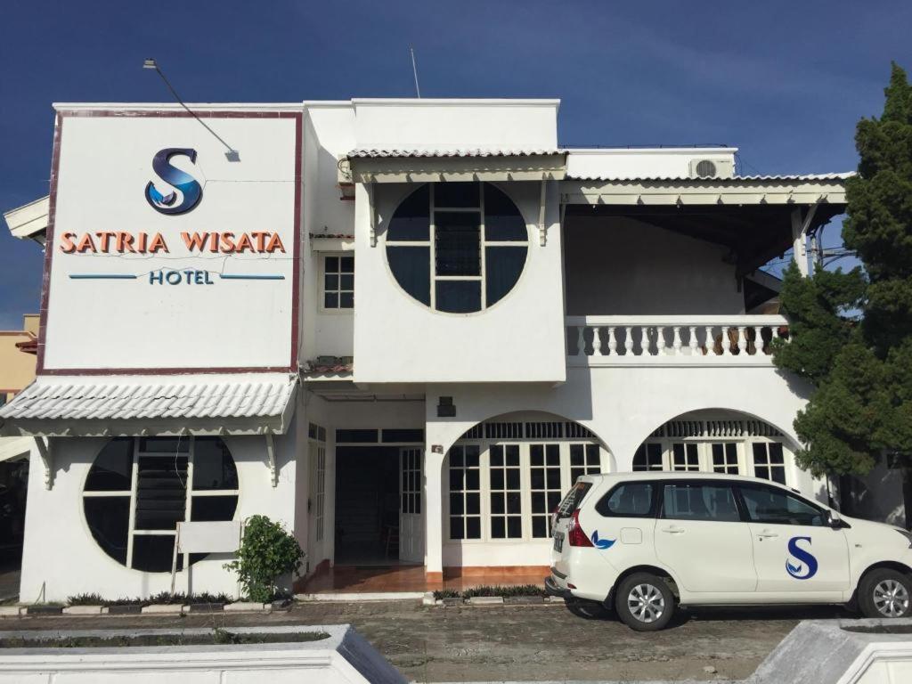 Satria Wisata Hotel Parepare Zewnętrze zdjęcie