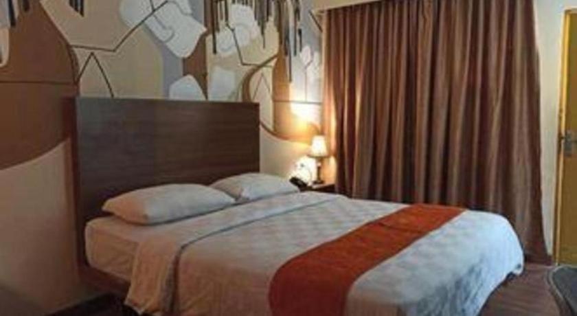Satria Wisata Hotel Parepare Zewnętrze zdjęcie